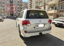 تۆیۆتا لاند کروزەر